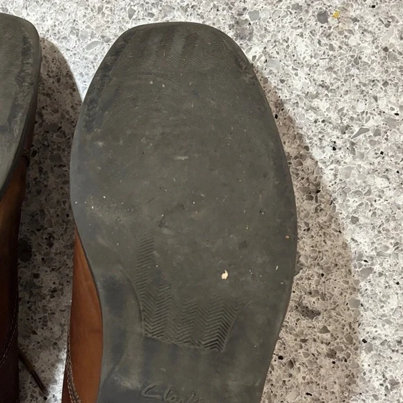 Clarks Men's Brown Leather Oxfords - Picture 7 of 11
